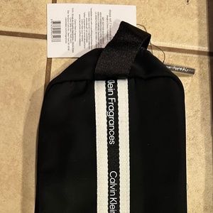 Calvin Klein Toiletry Bag Small Male Blue Navy Gym Sport Travel New Sealed